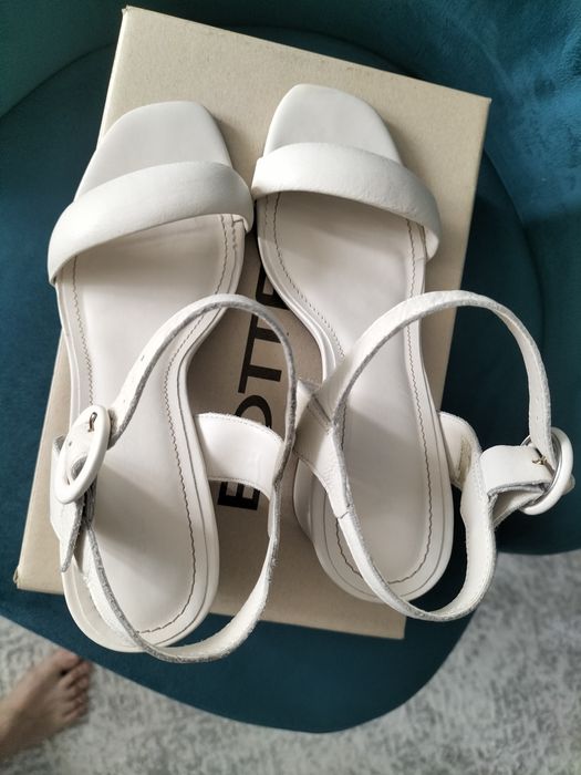 Продам босоножки женские!