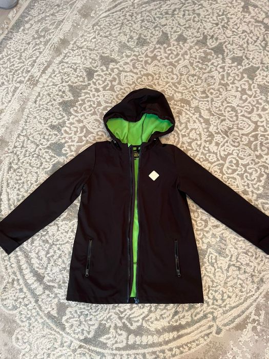 Куртки на девочку