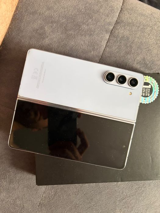 Samsung Z fold 5