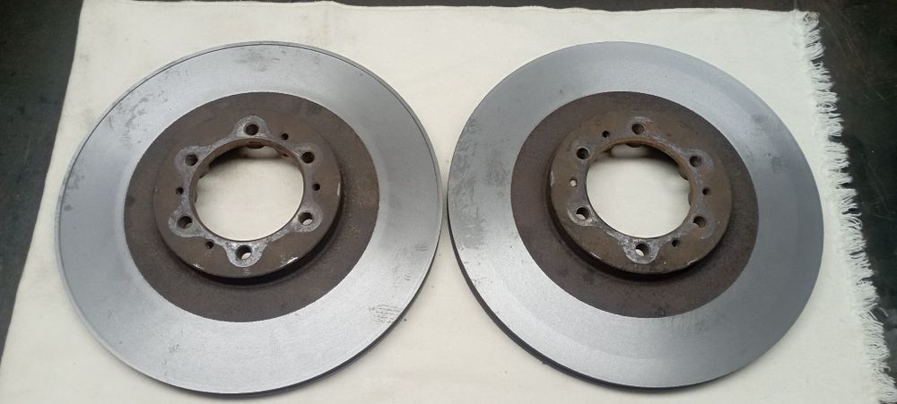 Продаются диски тормозные передние расточенные