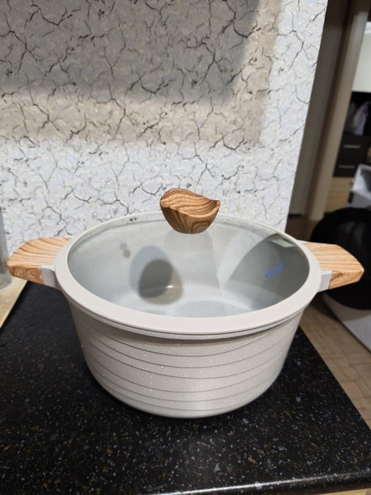 Продам кастрюлю Zwillon