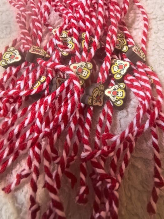 Продавам мартеници