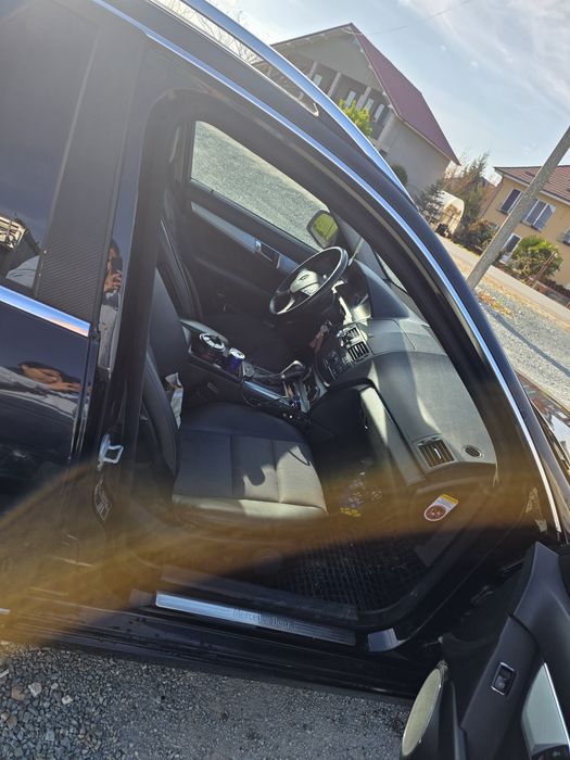 Vând Mercedes Benz c220 2008