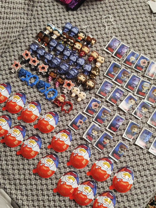 Фигурки из kinder joy  Stranger things