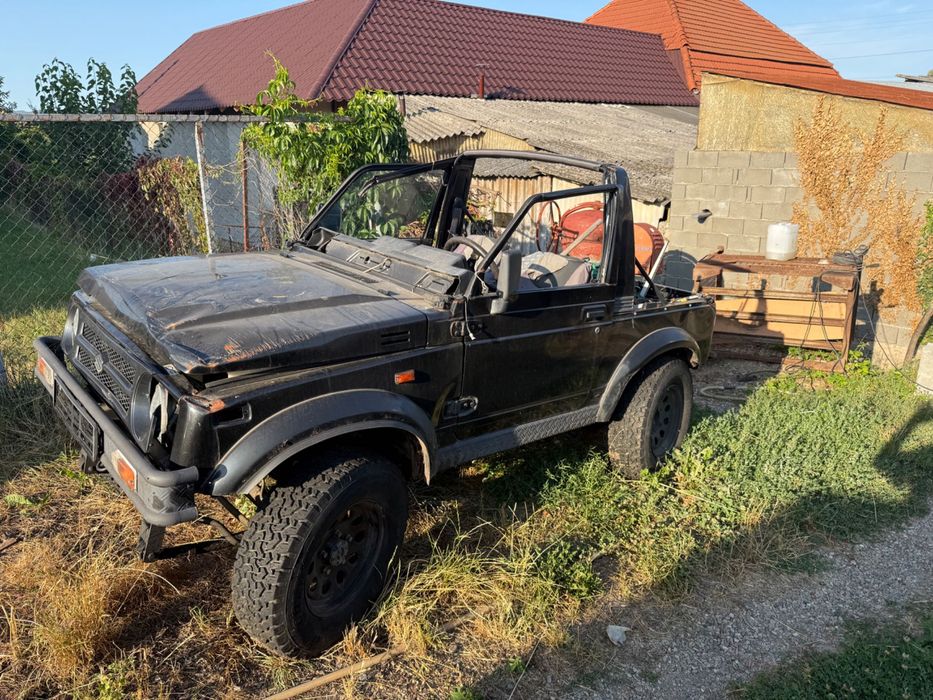 2x Suzuki Samurai 1984, 1994