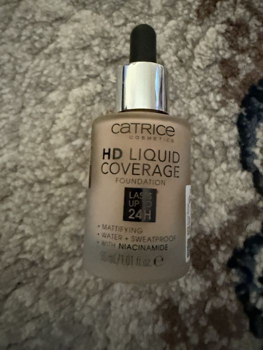 Catrice тональный крем