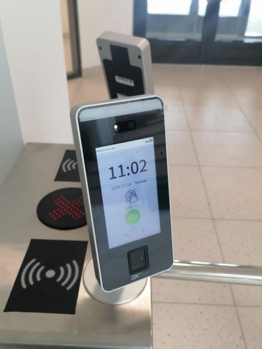 Проходят только свои.