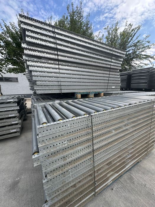 Avem pe stoc o gama foarte mare de role metalice transportatoare banda