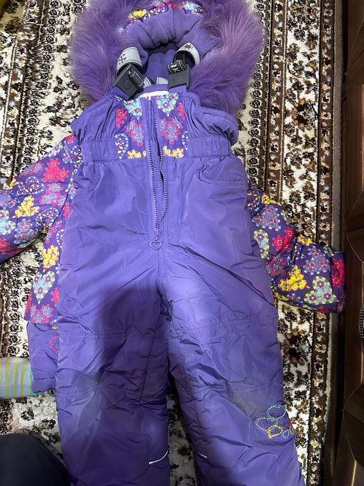 Продам зимний комбинезон на девочку