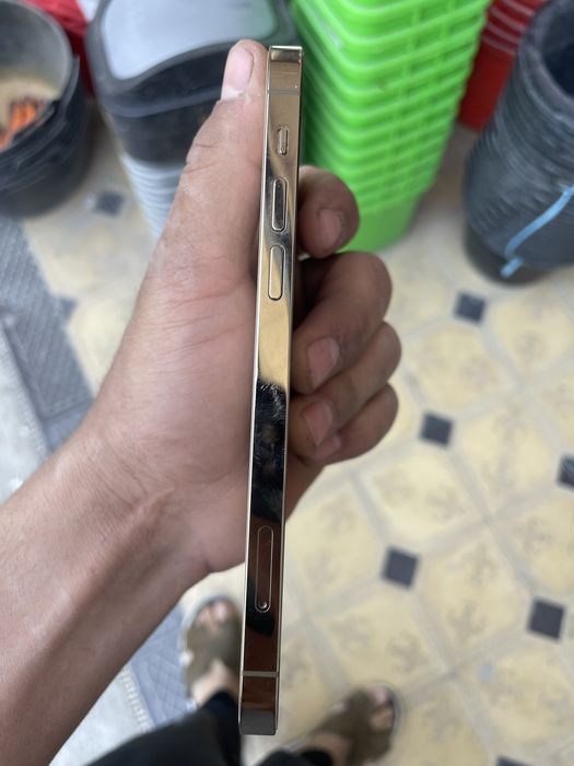 iphone 12 pro naxtga beriladi aybi yuq tinniq telefon