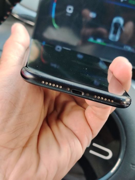 Iphone XR 64GB yaxshi holatda