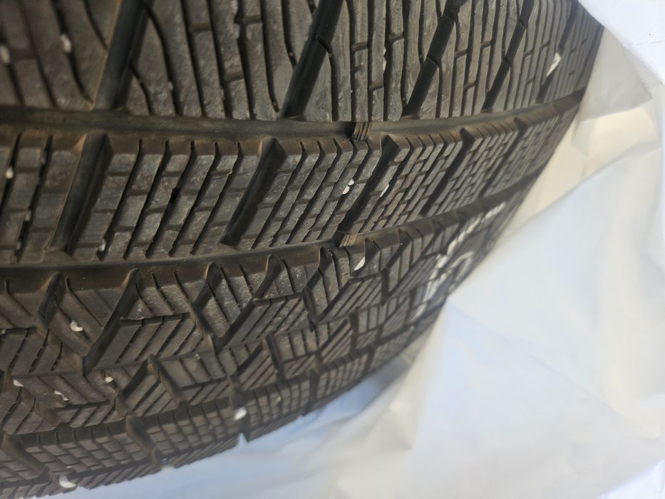 Гуми BMW X5 E53 спорт пакет, 255 50 r19 и 285 45 R19