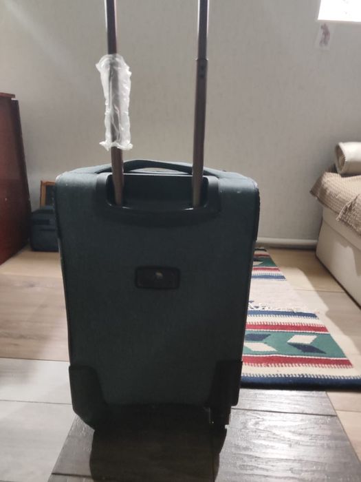 Продам чемодан новый