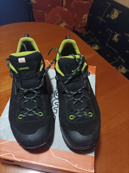 Туристически обувки Lowa