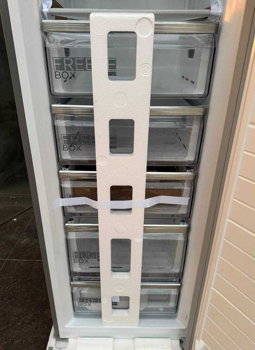 Морозильная камера Midea MDRU385FZE46 280L No Frost