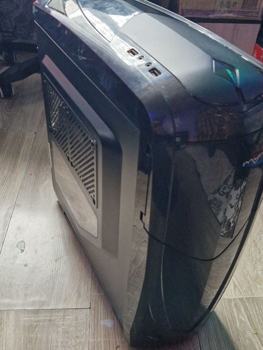 Vand Unitate PC Gaming cu i7 4770 și GTX 660TI,,10GB ram sursa 630 w