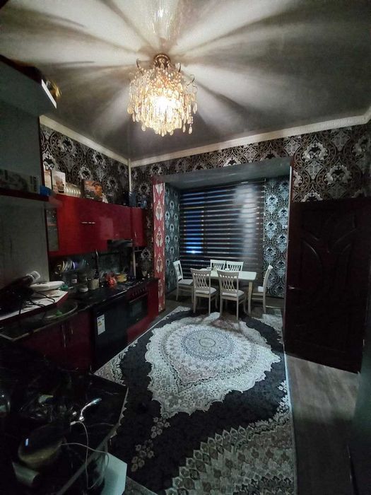 Navoiy shaxar 7 etajka 2-etaj 55 kvadrat  2 xona 450 mln ipoteka bor