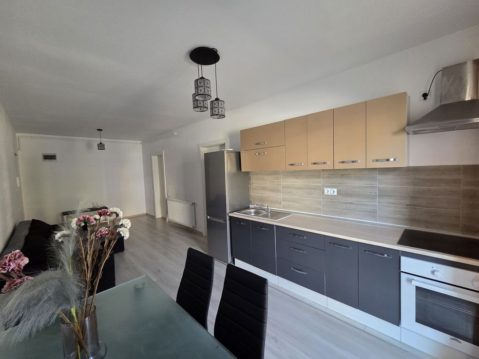 Apartament 2 camere, parter, mobilat si utilat, Zona Centrala Floresti !