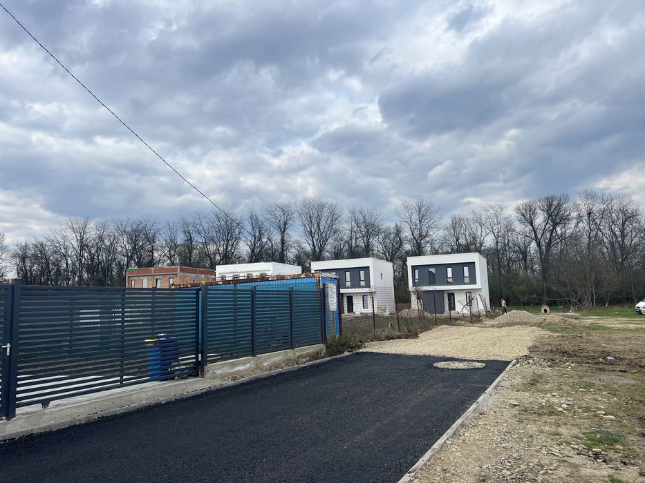 Casa langa parcul Bucov