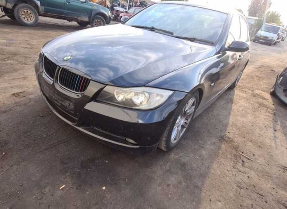 Dezmembrez Bmw E90 Motor cutie Oglinda usa Aripa stop far radiator inj