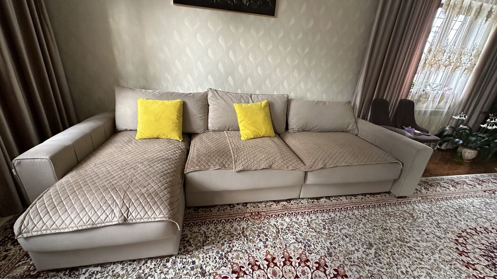 Диван 4 метра, в отличном состоянии