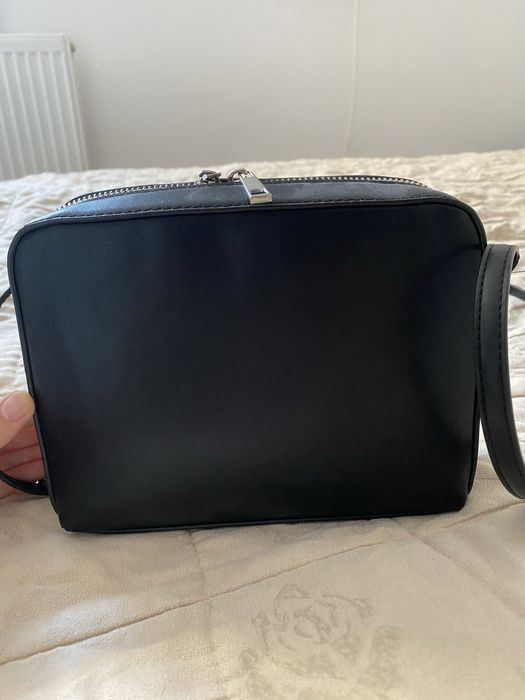 Дамска черна чантичка