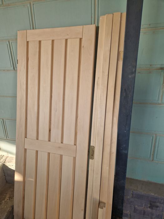 Саунаға есік сатылады.