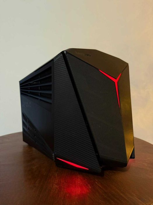 Calculator Desktop Gaming PC i7 7700, GTX 1080, 16GB, 1.2Tb SSD, 75Hz