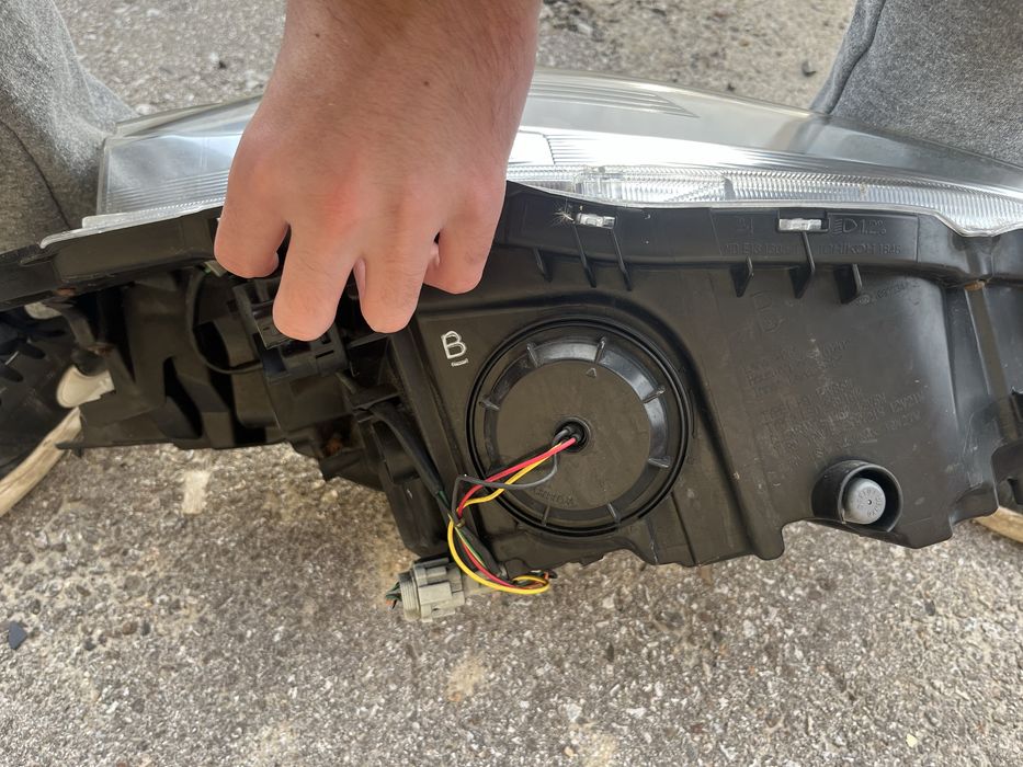 Фарове за Nissan Leaf I 2010-2017/Нисан Лийф