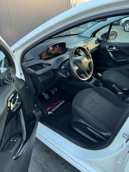 Peugeot 208 Peugeot 208  2014