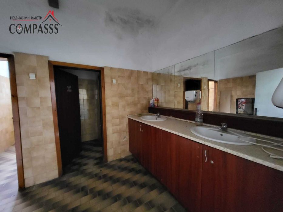 ПОД НАЕМ, търговско помещение, район ЦЕНТЪР, гр. Добрич – 3600лв/мес.!