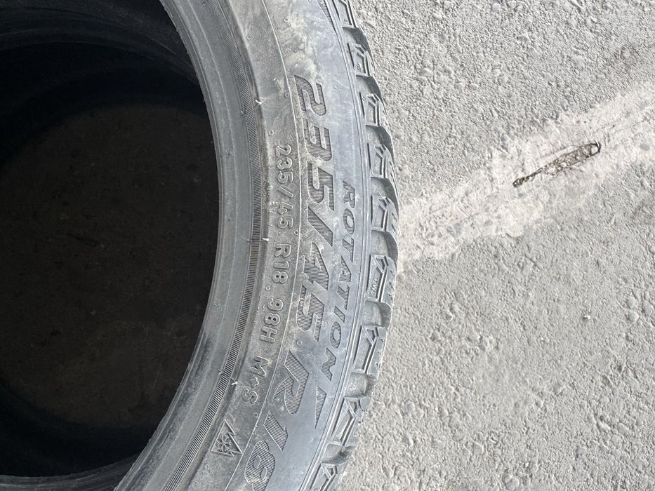 Зимние шины Pirelli 235/45/18