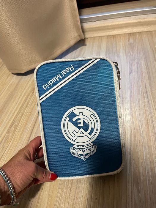 Кутия за храна +несесер +портмоне