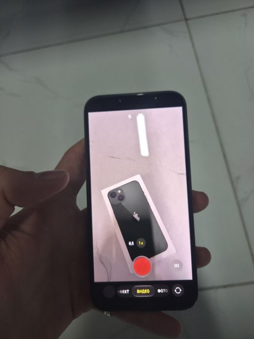 iphone 13 зелёного цвета