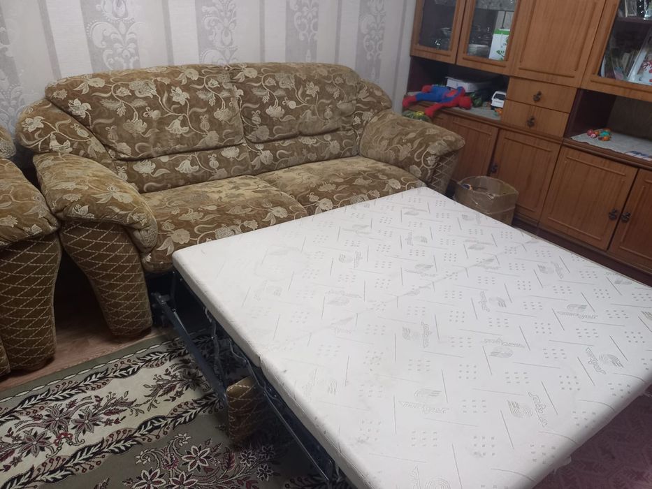 Диваны с дивантеками