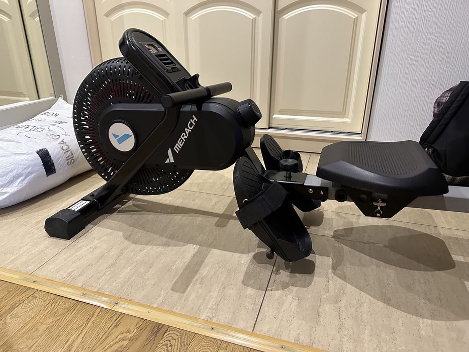 Гребной тренажер MERACH