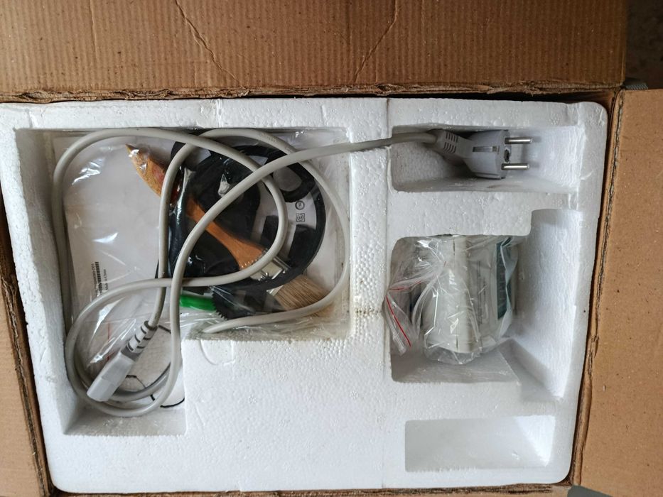 Счётчик банкнот (машинка для подсчета денег), почти новый