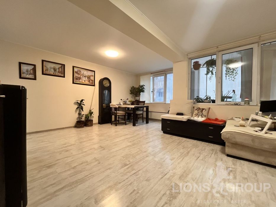 Продава се Тристаен апартамент в Варна, Левски - 110 кв.м за 1104 €/кв.м - Снимка #4