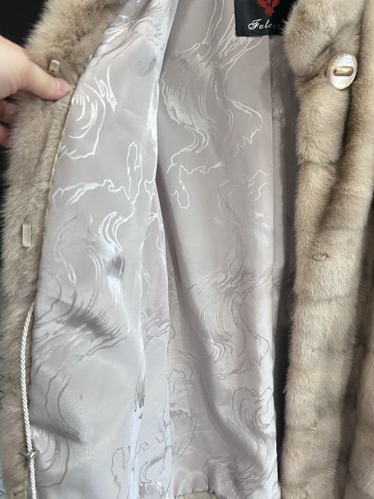 Продам норковую шубу