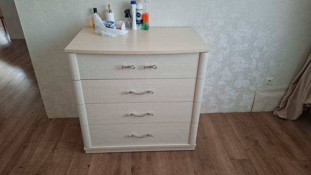 Продам спальные гарнитуры