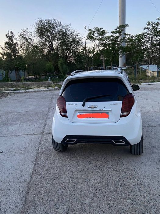 Chevrolet spark sotiladi srochnaga