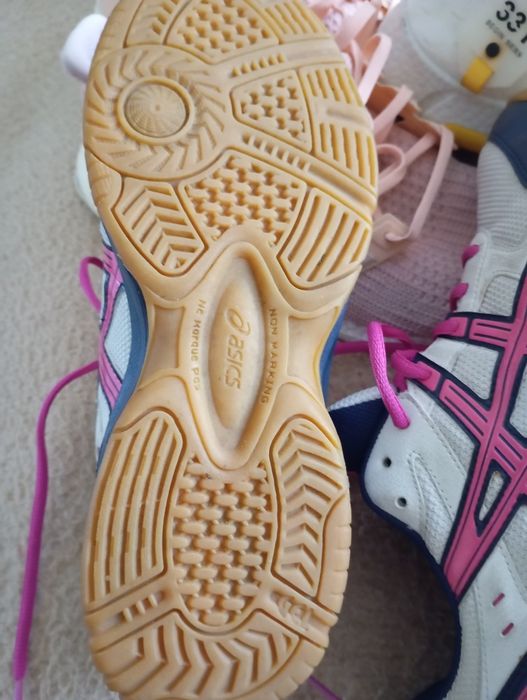 Adidasi Asics noi măr 42,interior 26,7 cm