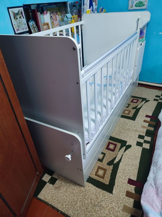 детская кровать.