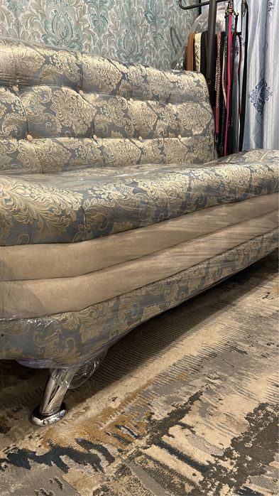 Продам диван и два кресла