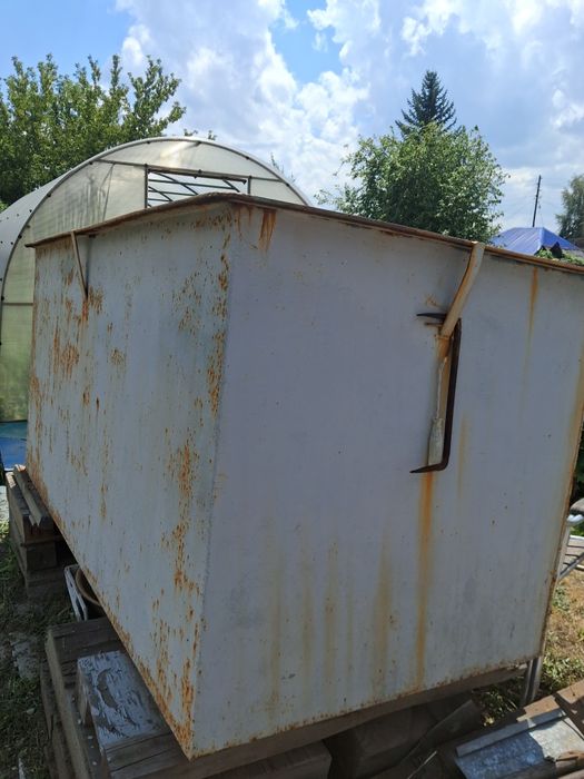 Бак для воды с краном