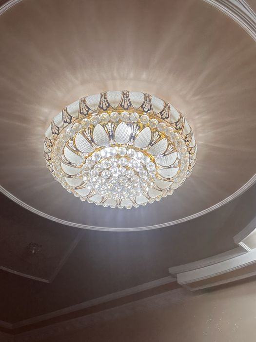 Люстры хрустальные в отличном состаяние