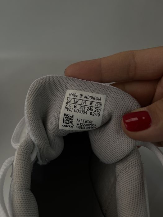 Кроссовки Adidas