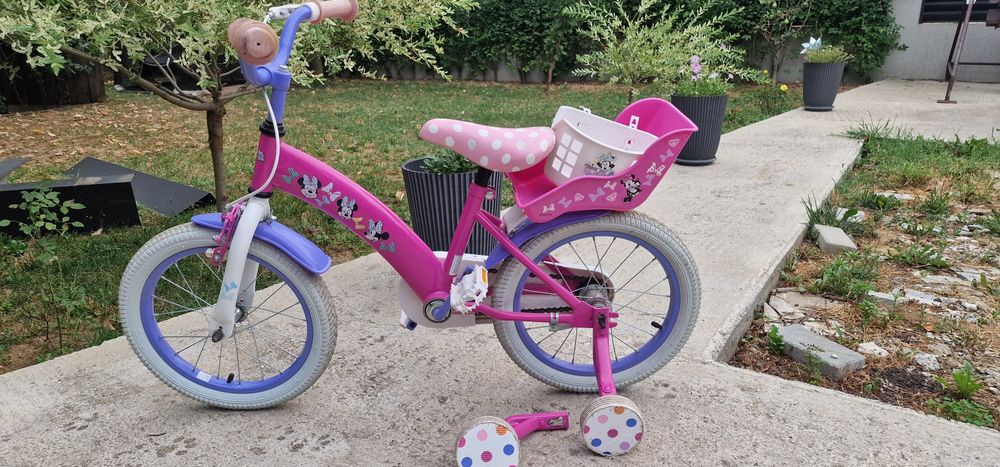 vand biciclete și trotinete pt copii