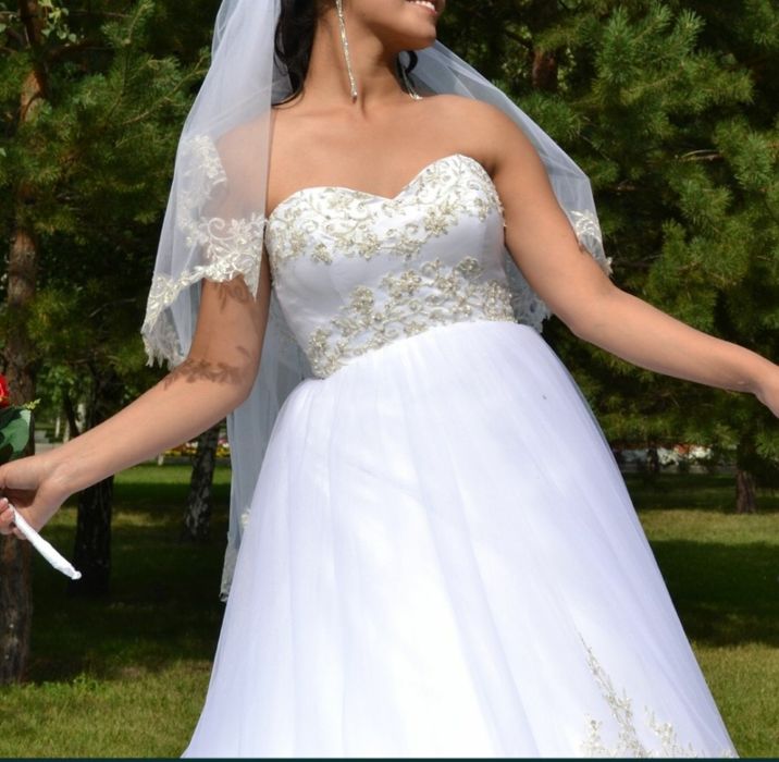 Продам свадебные платье