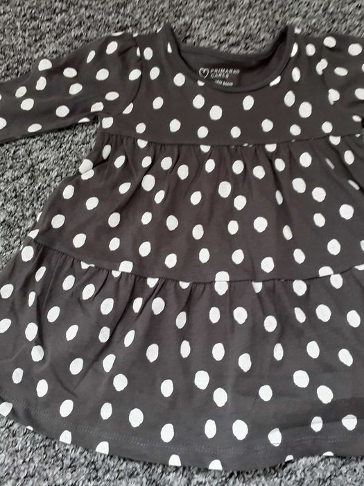 нови 2 броя комплект роклички за момиче 12-18месеца